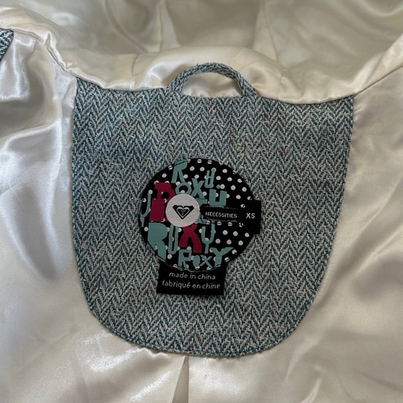 Beautifully Textured Roxy Winter Coat - Picture 12 of 14